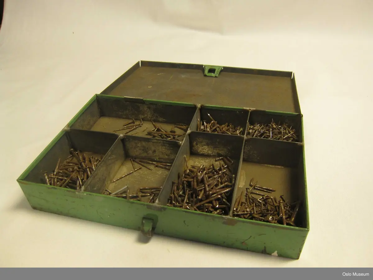 spikerkasse med spiker