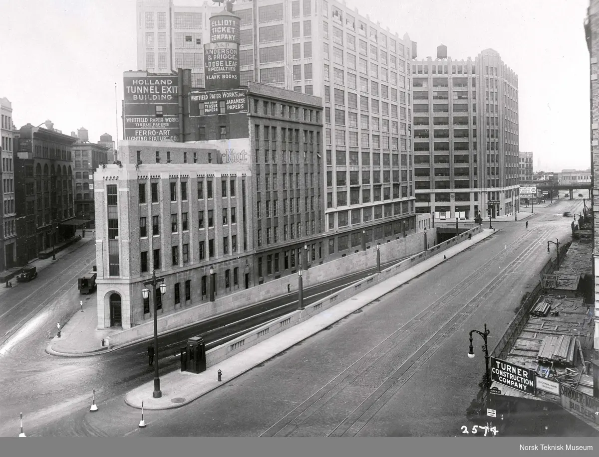 Utkjørsel fra Holland Tunnel, New York, cirka 1927