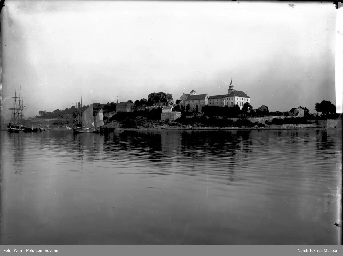 Akershus fra søen