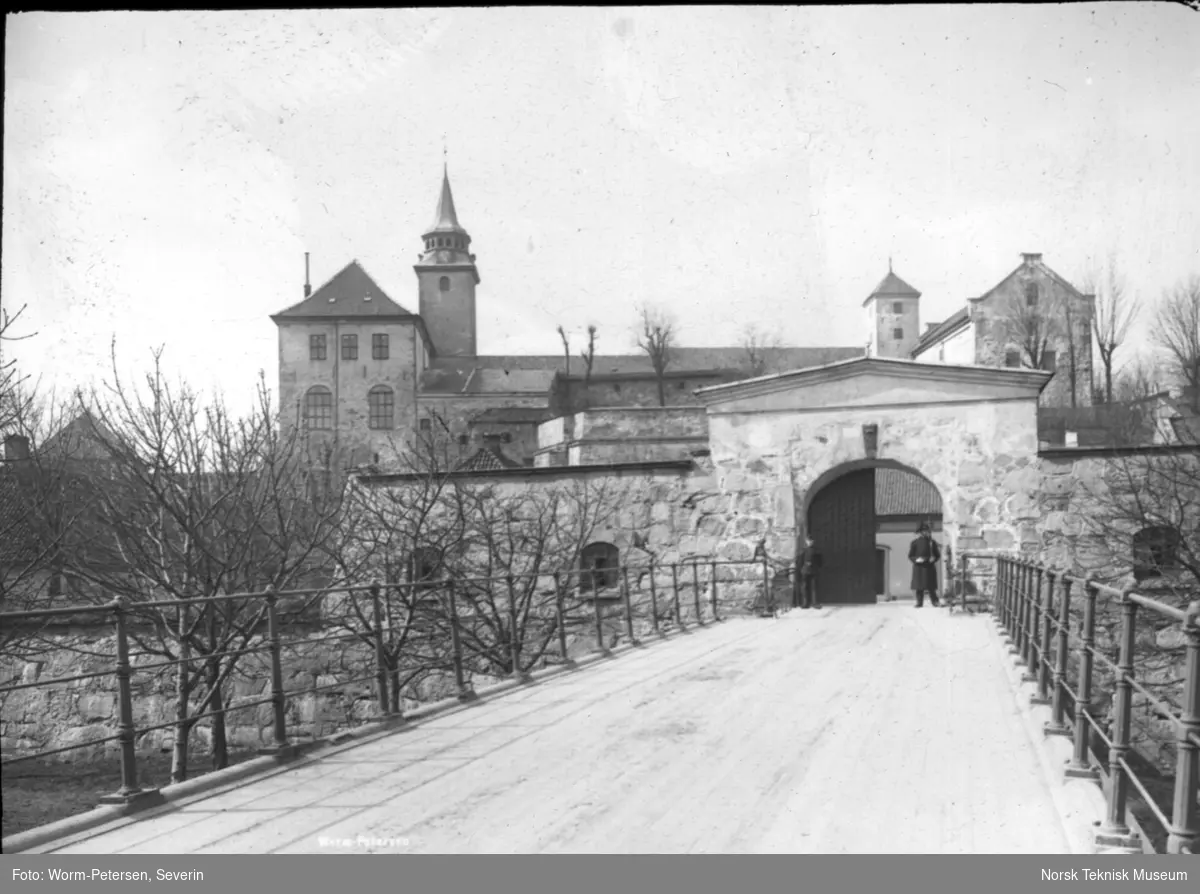 Akershus fra broen, Kristiania