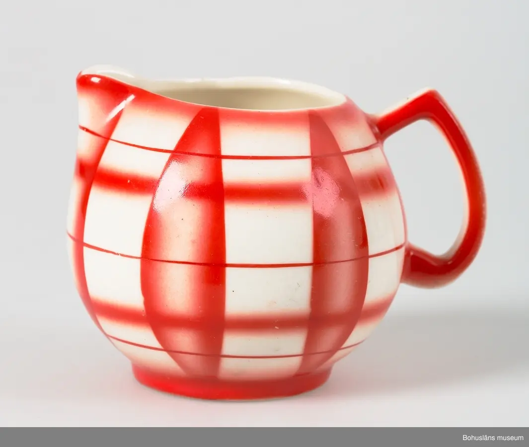 Gräddkanna tillverkad i Tjeckoslovakien (Tjeckien).