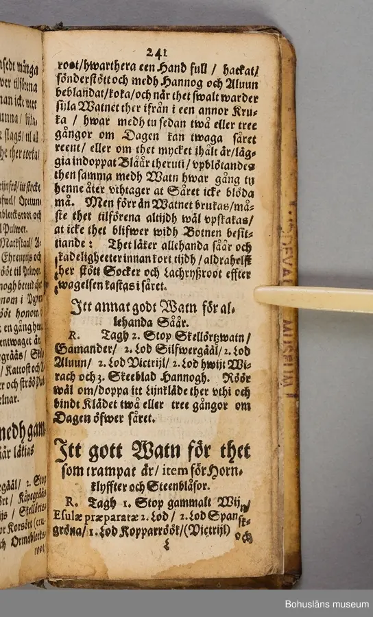 Originalupplaga tryckt i Stockholm 1647 hos Heinrich Keyser.
12:o., duodecimoformat,  (8), 258, (8) sidor. Nött helskinnsband. Oläslig namnteckning på pärmsidans insida tillsammans med täta anteckningar och årtalen 1659. Inlagan hårt skuren. Originalupplagans utvikbara plascher saknas.

Sammanbunden med Mårten Behms ( även Martin Böhme) (1559-1636) bok "Een ny och ganska nyttigh Läkiarebook om Häste Läkedomar" som är den andra på svenska tryckta boken om hästvård- och skötsel, utgiven 1648 i Stockholm hos samma tryckare. Behms bok ligger först i inbindningen.