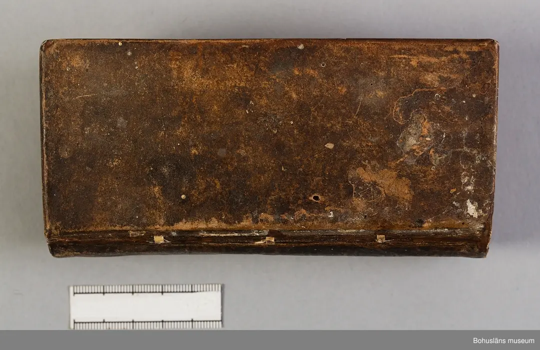 Originalupplaga tryckt i Stockholm 1647 hos Heinrich Keyser.
12:o., duodecimoformat,  (8), 258, (8) sidor. Nött helskinnsband. Oläslig namnteckning på pärmsidans insida tillsammans med täta anteckningar och årtalen 1659. Inlagan hårt skuren. Originalupplagans utvikbara plascher saknas.

Sammanbunden med Mårten Behms ( även Martin Böhme) (1559-1636) bok "Een ny och ganska nyttigh Läkiarebook om Häste Läkedomar" som är den andra på svenska tryckta boken om hästvård- och skötsel, utgiven 1648 i Stockholm hos samma tryckare. Behms bok ligger först i inbindningen.