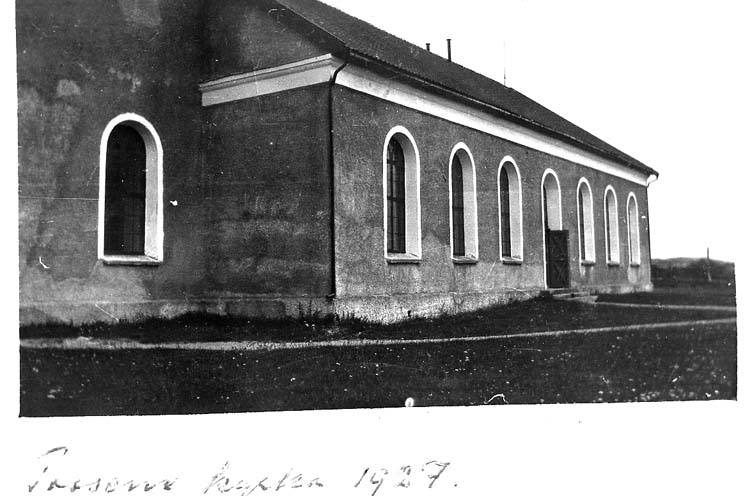 Text på kortet: "Tossene kyrka 1927".