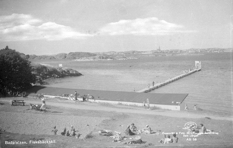 Enligt text på fotot: "Fiskebäckskil, Badstranden".