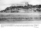 Sverigebilder Svenska Turistföreningen. Bohuslän 15.
Foto: C. G. Rosenberg.
Bohus Fästningsruin. Beläget nära den plats, där de tre
nordiska rikenas sammanstötte, var Bohus under medeltiden
en av Norges viktigaste orter, en krigisk brännpunkt och en fredlig mötesplats.