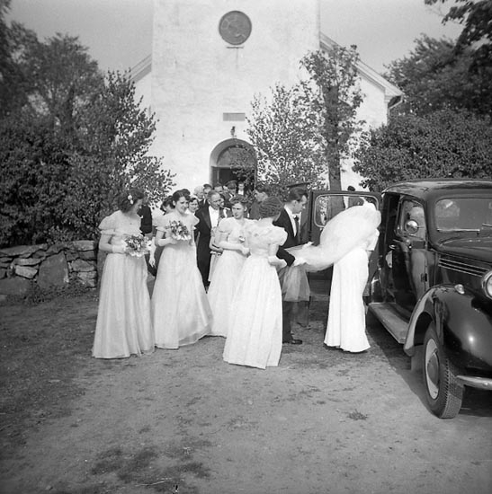 Enligt notering: "Brudpar Röra kyrka Orust Maj 19/5".