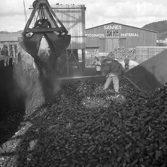 Enligt notering: "Brand i Sannes kolupplag 28/9 1947".