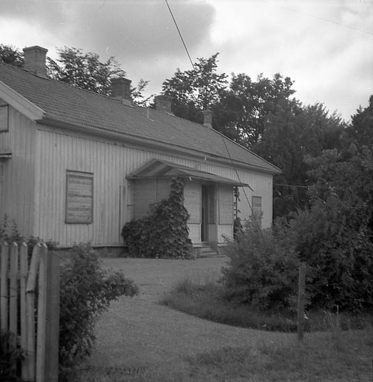 Enligt notering: "Underås Barnhem Kärra Gård Aug 1949".