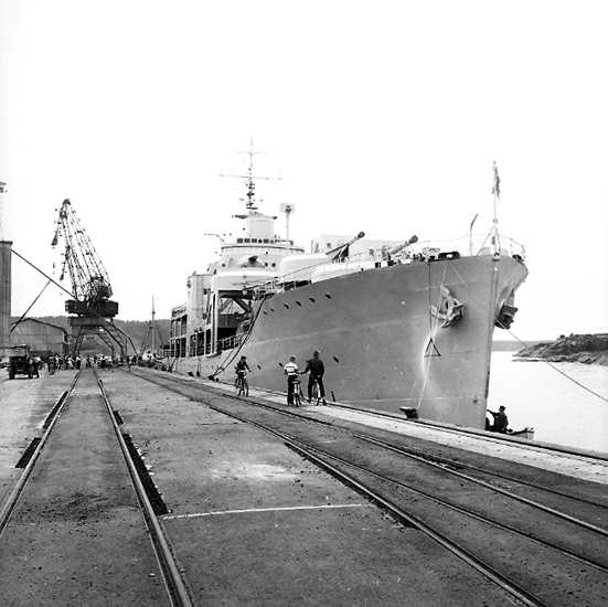Enligt notering: "Hamninvigningen juli 57".