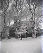 Snöfotografier. Prästgården och kyrkan. Den 15 dec.1926. 
2 st. Kopierade.