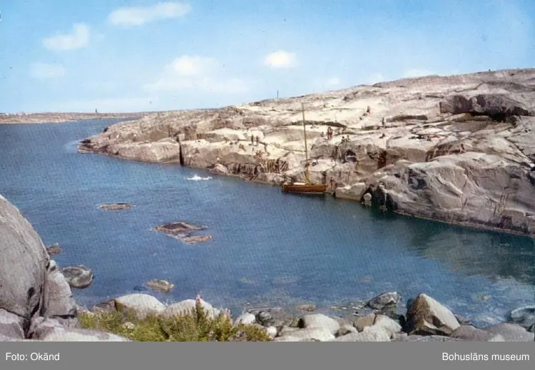 Tryckt text på kortet: "Hållö. Marmorbassängen". 
