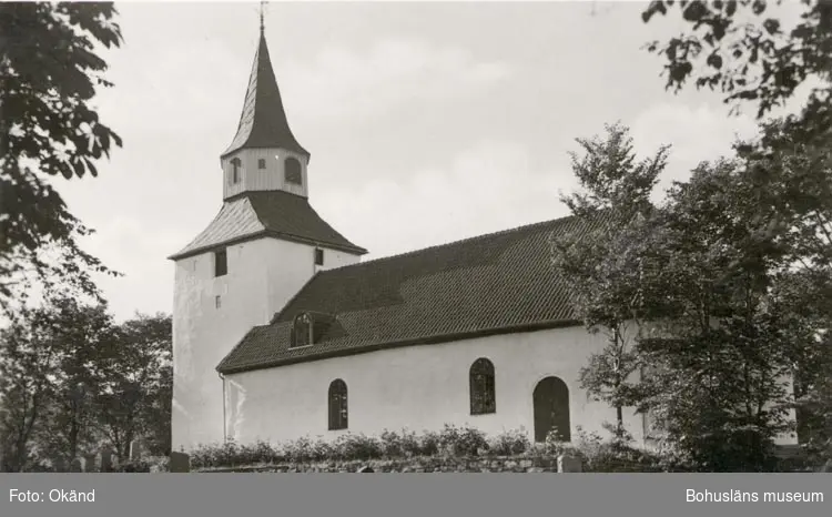 Tryckt text på kortet: "Kareby. Kyrka".