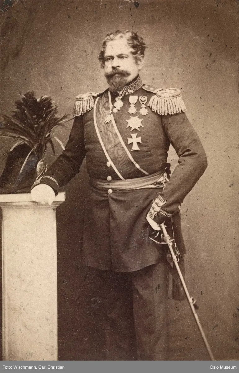 portrett, mann, generalløytnant, hoffsjef, uniform, ordener, stående knefigur
