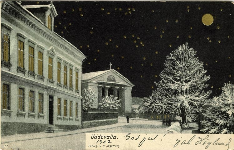 Tryckt text på vykortets framsida: "Uddevalla."
