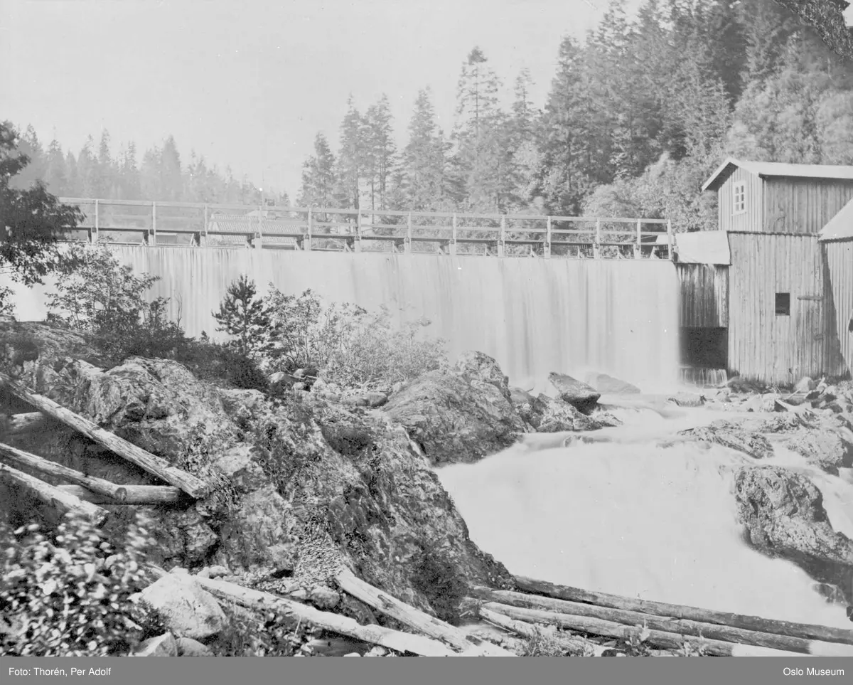 Nydalens Compagnie, elv, foss, fabrikkbygning, skog