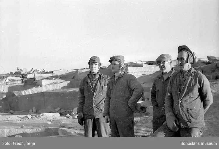 Enligt fotografens notering: "Stenhuggare på Malmön 1978".