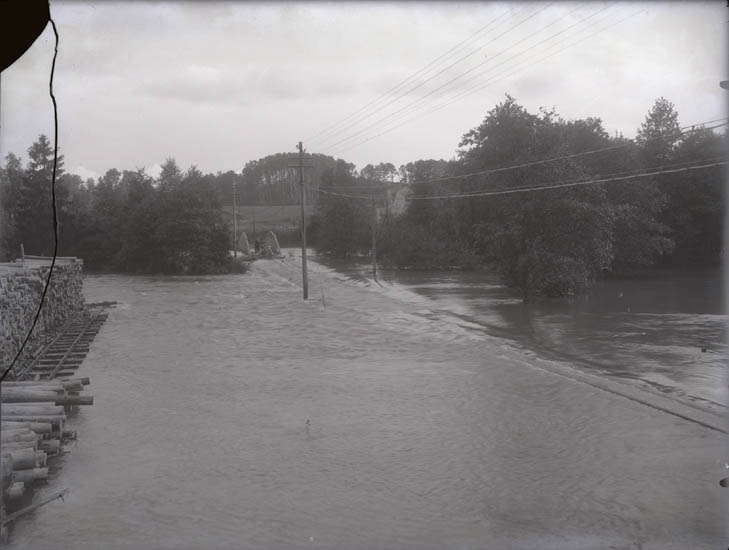 "1926. öfversvämning hängbron 1926."