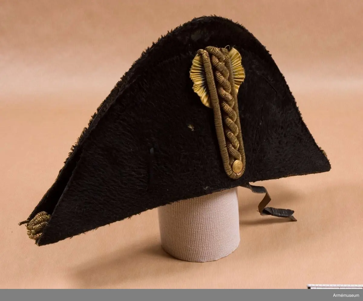 Trekantig hatt från 1800-t början.