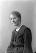 Enligt fotografens journal nr 4 1918-1922: 