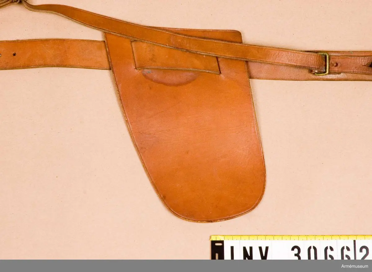 Samhörande nr är 30661-3, livrem, skyddsläder, krok.
Grupp C I.