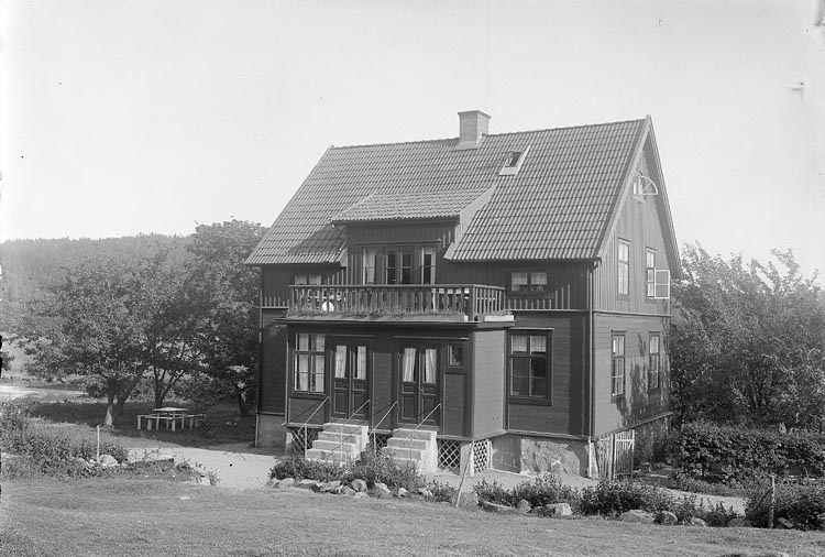 Enligt fotografens journal nr 6 1930-1943: "Karlsson, Styrman Berg Ödsmål".