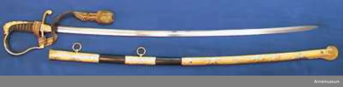 På insidan av handbygeln är ingraverat: "Lars Tingsten från en god vän".