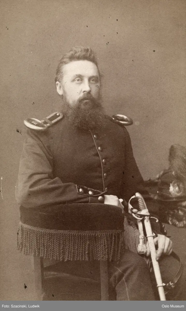 portrett, mann, offiser i borgerbevæpningen, uniform, sittende halvfigur