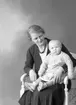 Enligt fotografens journal nr 6 1930-1943: 