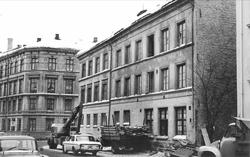 bygårder, rivning, biler