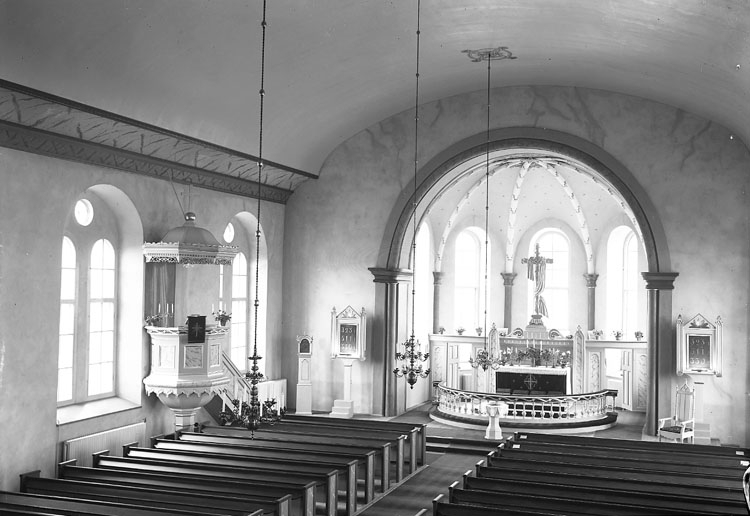 Enligt fotografens journal nr 5 1923-1929: "Ödsmåls kyrka (för Bokh. Hallman)".