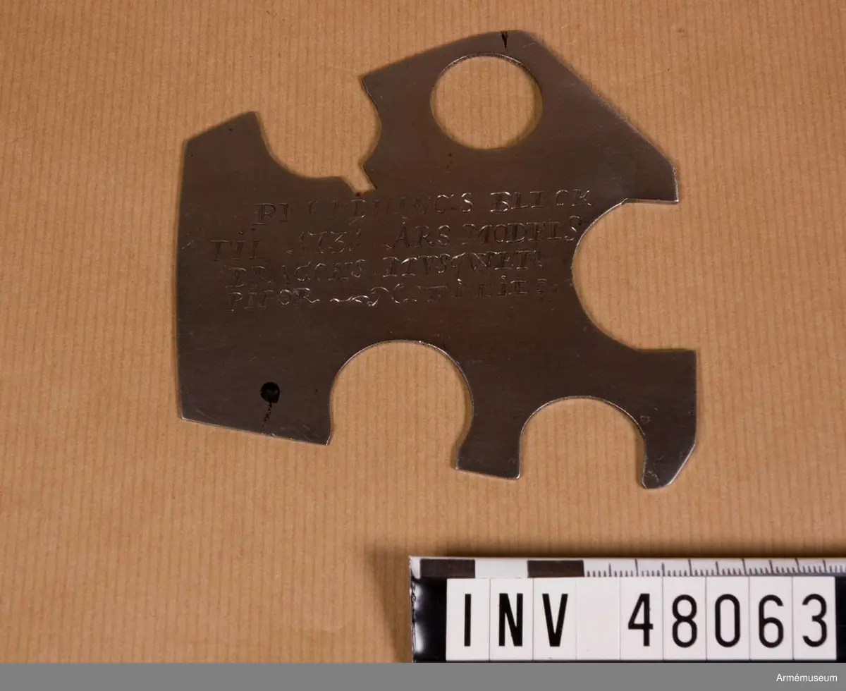 Samhörande nr är 48058-67, besiktningsverktyg för eldhandvapen. 
Grupp E VIII. 
Till eldhandvapen m/1731, från Norrtälje Gevärsfaktori. 48058. 