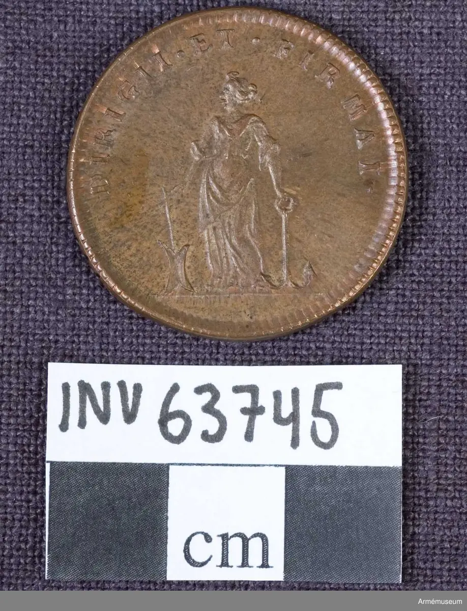 Medalj av 6. storleken. Drottning Hedvig Eleonora förordnad såsom förmyndare för Konung Carl XI. Medaljen är av brons och pärlkantad på båda sidor.

ÅTSIDAN: "HEDEW.ELEON. D.G.REG.SVE". Bröstbild åt höger med pärlsnöre i nackhåret samt mantelveck.

FRÅNSIDAN: "DIRIGIT.ET.FIRMAT." Änkedrottningen i antik dräkt står med högra handen vilande på ett antikt styre. Den vänstra handen vilar på ett ankare.