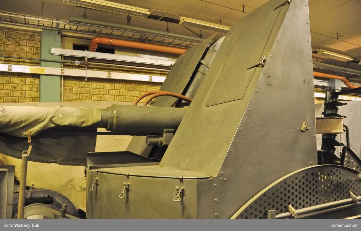 Luftvärnsautomatkanon m/ 1954, MT.Reg. nr: 4599.  Tillv. nr 29, år 1955. 

Bestående av 25 delar: 
1 st luftvärnskanon m/1954, 
2 st kapell för väster och höger amställ, 
1 st kapell, eldrörsdel, 
1 st kapell, pjäsdel, 
1 st mynningsskydd, 
1 st för manövercentral (kapell), 
2 st draglina, 
1 st reservhjul, 
3 st amtillbehörslåda, 57 mm (M8684-33015) Lvakan m/54; 
5 st kabelrullar, 
1 st pjäslåda nr 8, Res, delar, tillbehör och  verktyg;
1 st skyddslåda för förstärkarskåp nr 18, 
1 st frekvensomformare för närriktning, 
1 st eldrörslåda 57 mm Lvakan M/54 (M8684-33016), 
1 st eldrörsfoder,
2 st lyftsele.