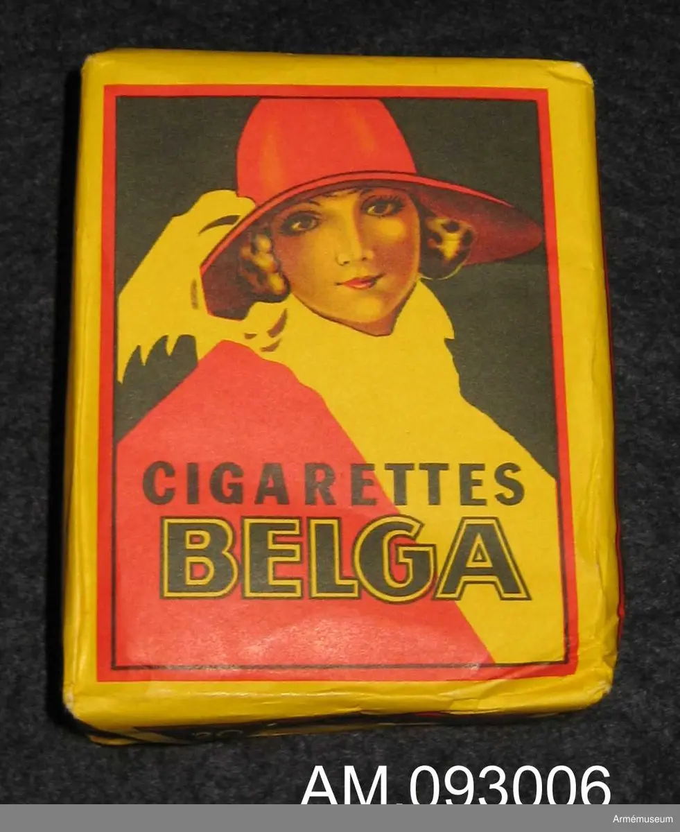 Ett oöppnat paket innehållande 20 filterlösa cigarretter av märket Belga.




