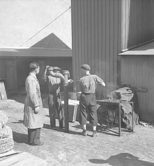 Text till bilden: "Verkstadsskola. Värme & Sanitet. 1947.07".