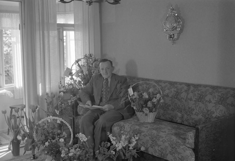 Text till bilden: "Hr. Svan, Liden 30. 50 år. 1950.05.08"