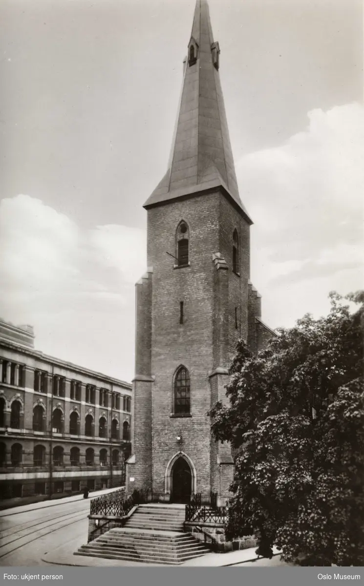 St. Olav Domkirke, Kunst- og Håndverksskolen