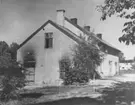 Enköping, Munksundet, Munksundstorg, gamla varmbadhuset från söder, omedelbart före rivningen 1948