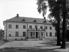 År 1936. Spånbergs villa, direktörsbostad tillhörande Norrahammars Bruk utanför Jönköping.