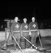 Tre ishockeyspelare i Husqvarna IF i slutet av 50-talet.
Från vänster (1)Kenneth Karlsson, (2)Bengt Lindvall, målvakt, (3)Arne Johansson.