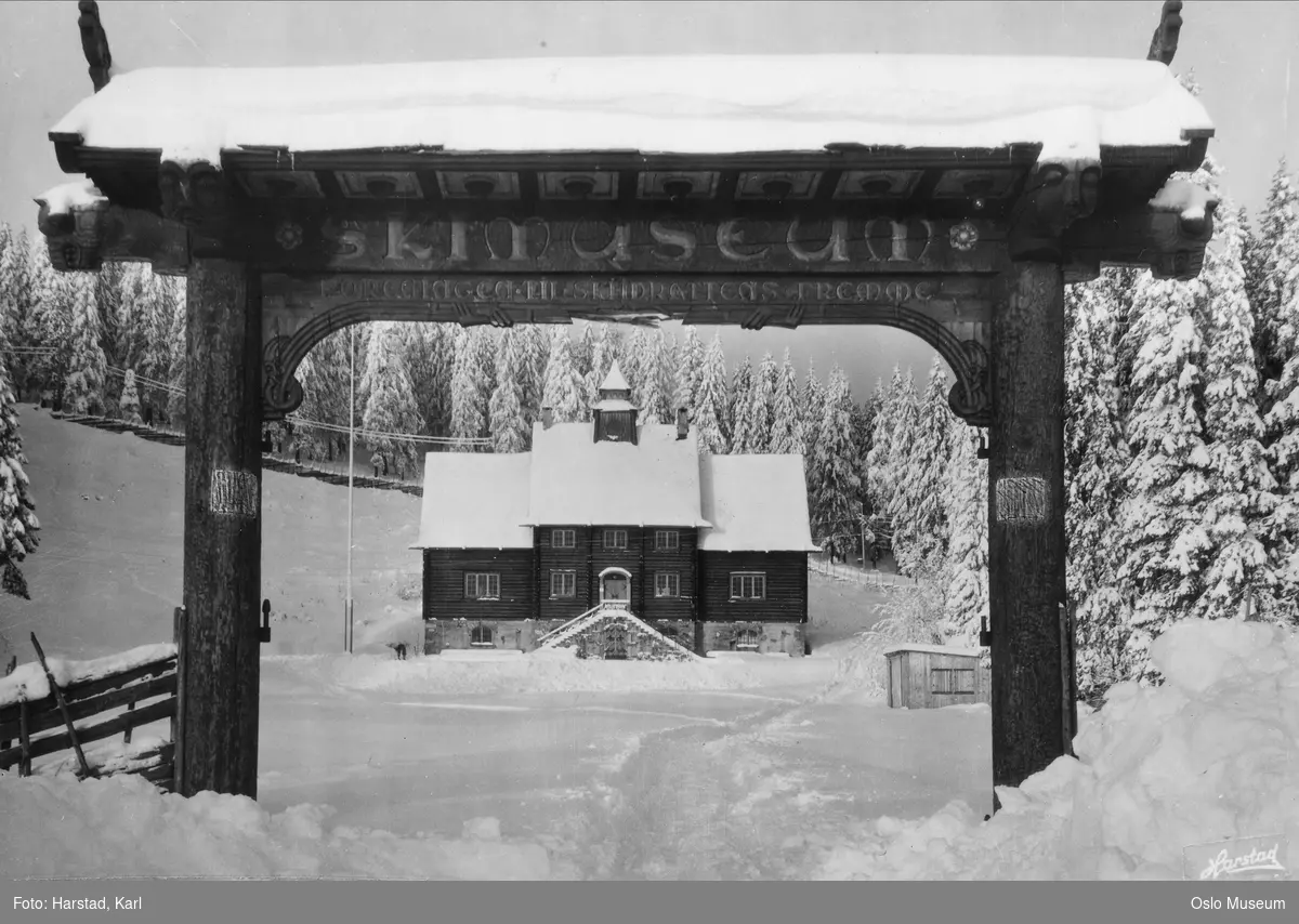 Skimuseet, portal, skog, snø