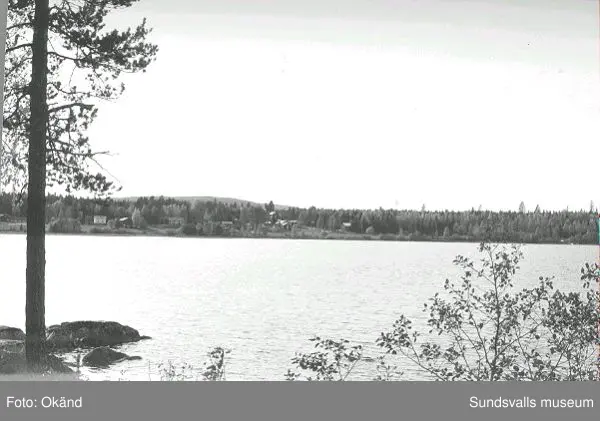 Byggnader, uthus, värdshus landskap. Torp, Fränsta.

Bild 17 Fränsta centrum, gamla apotekshuset, Konsum, gamla bankhuset, gamla posthuset.