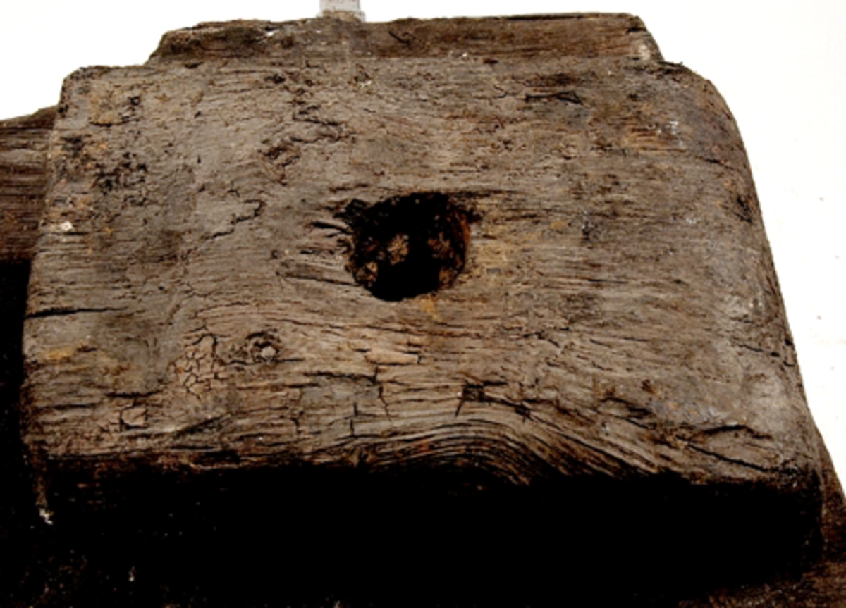 Lavettsida, vänster. Tre trappsteg. Längsgående fiberriktning.

För mer information se Dokumentationsblankett under Referenser – Länkade filer.