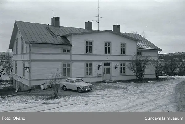 Järveds sågverk, herrgård, tank, tippvagn, pråm, plintar, m.m.