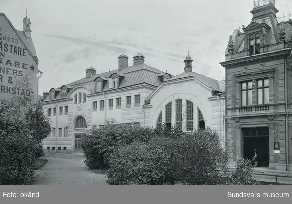 Sundsvalls varmbadhus (1908-1971). T h Hedbergska huset.