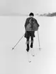 Lantbrevbärare Hugo Lundmark,  Jäckvik, (skidåkande) på
linjen  Jäckvik - Merkenis   (60 km.)  April 1952.