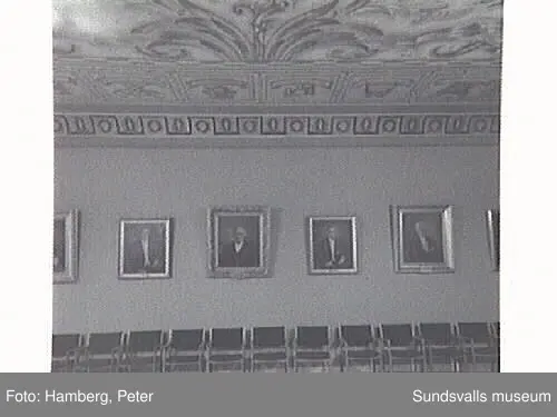 Hantverksföreningens sal, inför restaurering av väggplanel.
