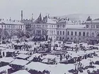 Stora Torget med ett stort antal torgstånd. Vykort.