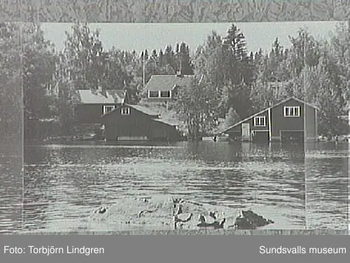 Vyer över fiskeläget, tagna av inventerare Torbjörn Lindgren omkring 1975. De ihopsatta bilderna kommer från Bengt Bygdén, stadsbyggnadskontoret.